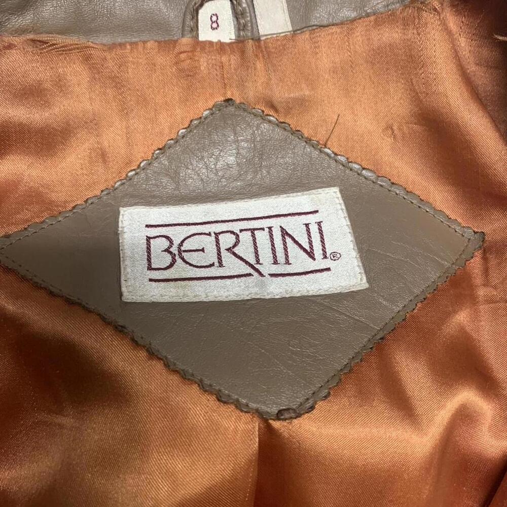 Bertini Vintage leather women’s jacket . Size: 8 #leather #vintage